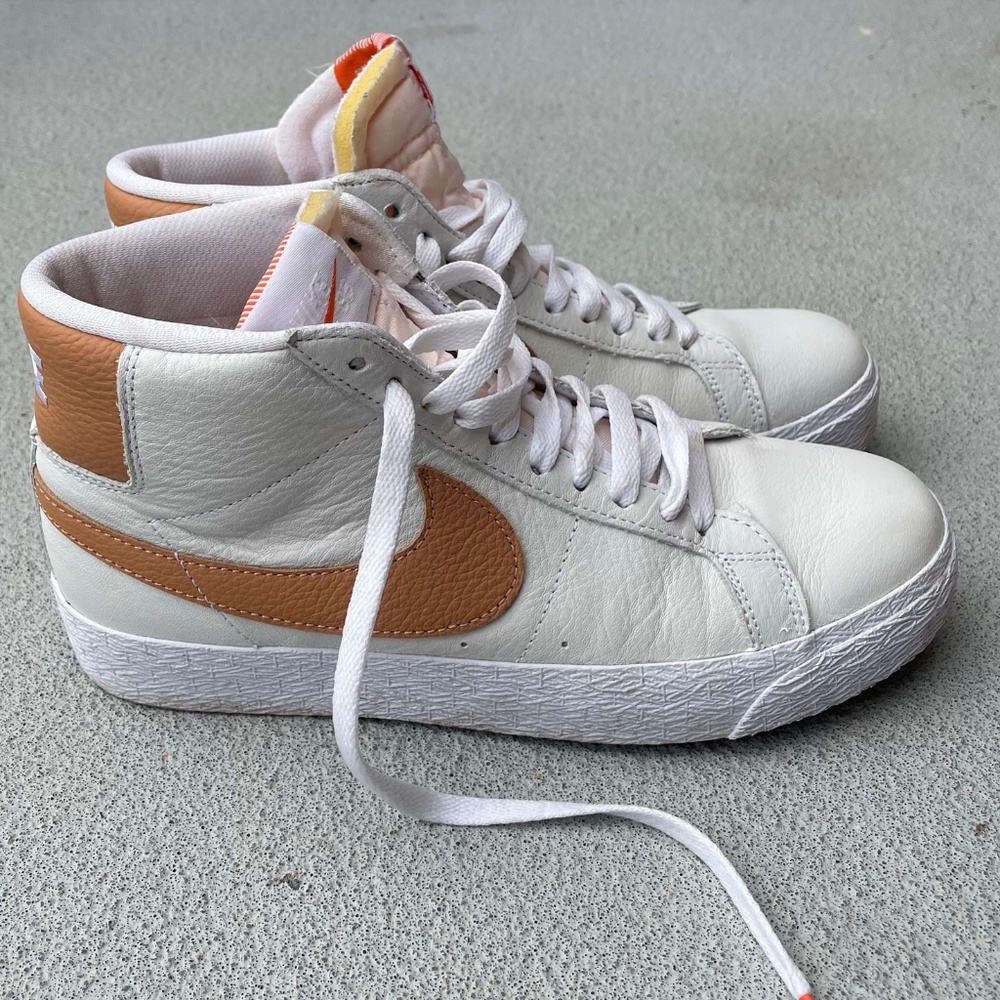 Nike SB Zoom Blazer Mid (M 6 / W 7.5) fits a 7